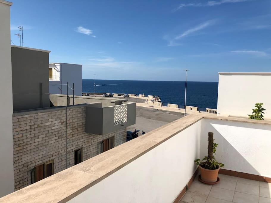 ポリニャーノ・ア・マーレLa Casa Di Gio Con Terrazzino Panoramicoアパートメント エクステリア 写真